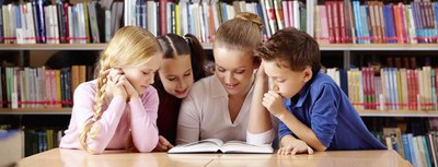 kids at library reading